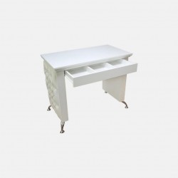 Маникюрный стол 